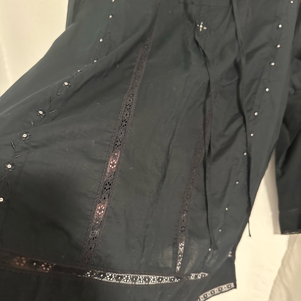 Classic Elements Woman Black Lace Trim Top, Size 20-22W - Picture 8 of 12